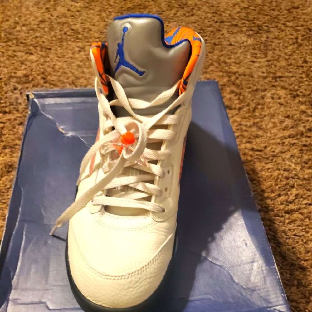 AIR JORDAN 5 RETRO (NEW YORK KNICKS)